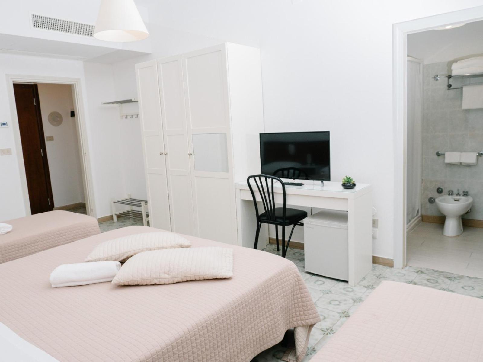 Hotel Antagos Montesilvano Marina エクステリア 写真